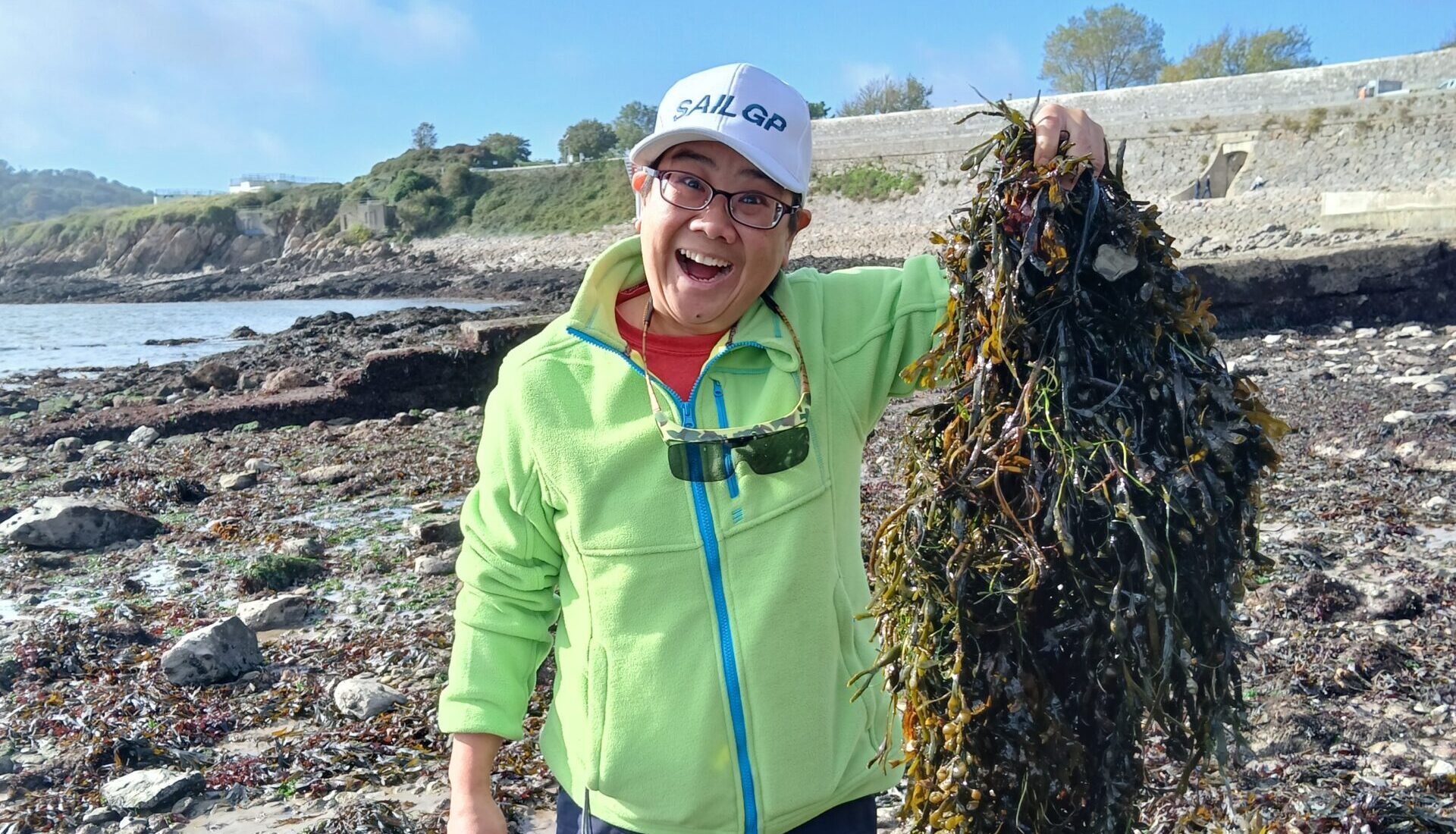 A volunteer from Plymouth Sound National Marine Park on a Seaweed Search event.